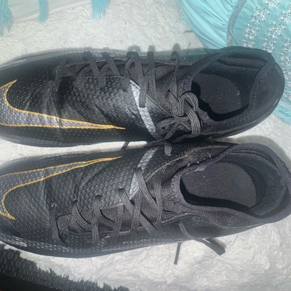 Nike Phantom GT Black and Gold Athletic Shoes - Picture 2 of 4